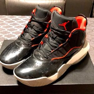 Jordan Stay Loyal Size 9. Barley worn and bottom look like new